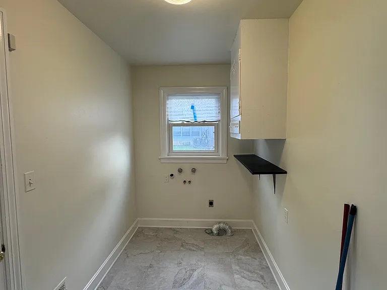 710 Eastwood St — Photo 16