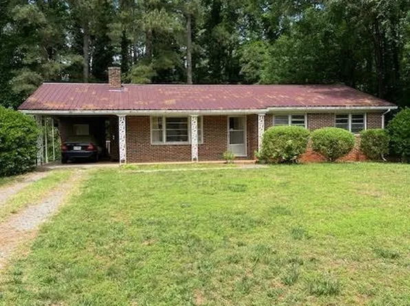 30 Orchard St, Chase City, VA 23924