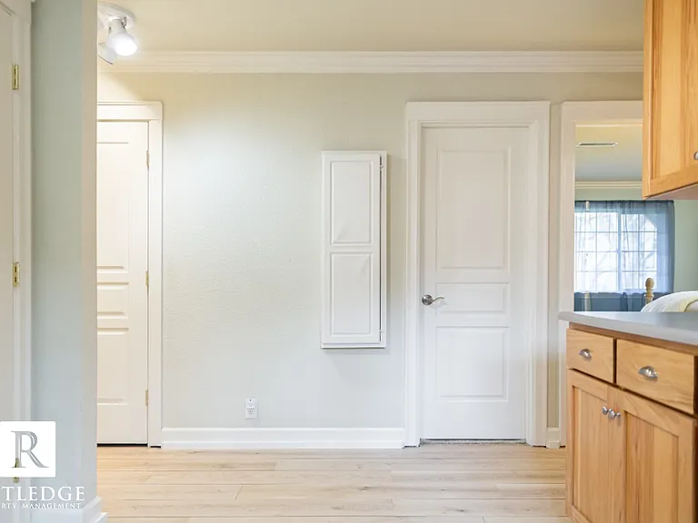 6565 Whispering Pines Ln — Photo 44
