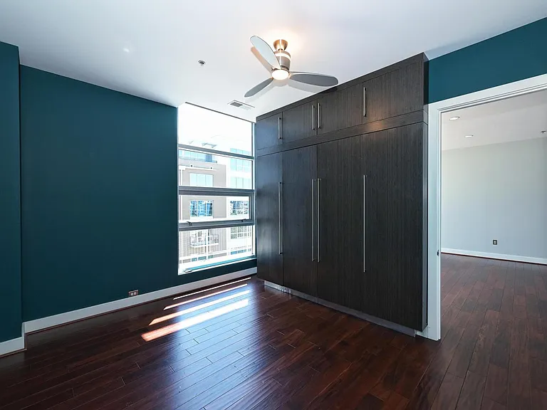 1100 Metropolitan Ave #405 — Photo 7