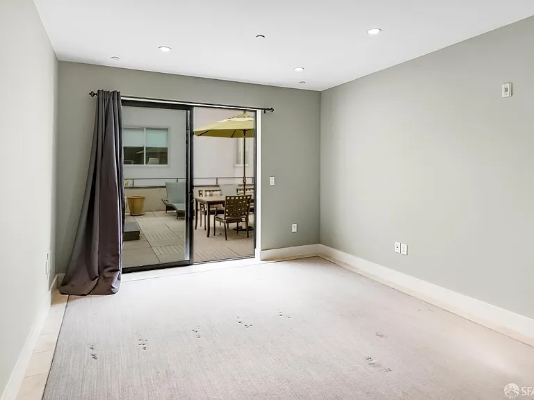 420 Bay St #A — Photo 14