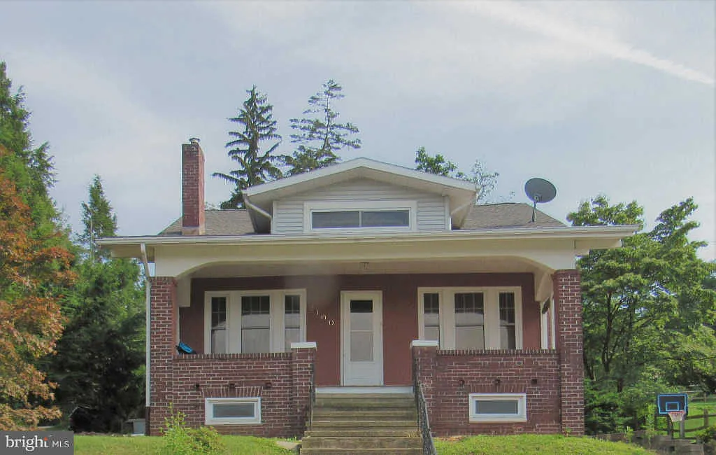 2100 Reading Blvd photo 1