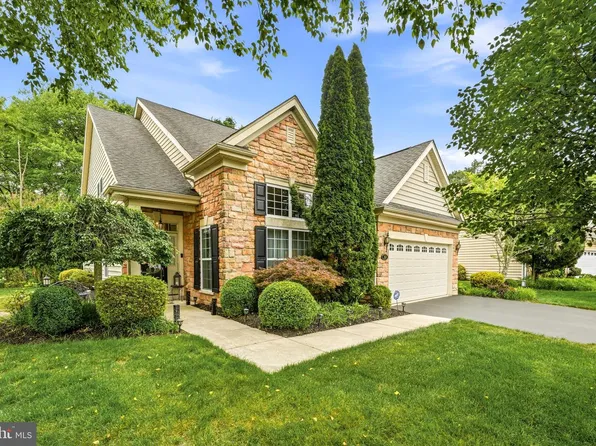 13 Woodcrest Ct, Berlin, NJ 08009