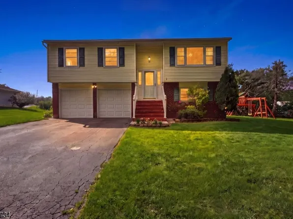 14 Harwich Rd, Lopatcong Twp., NJ 08865