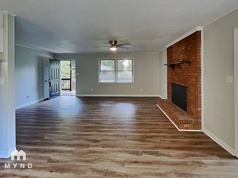 4317 Freeport Dr — Photo 7