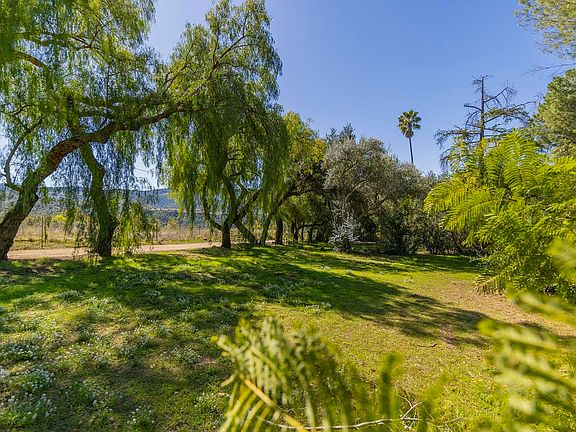 3rd image of 1320 McAndrew Rd