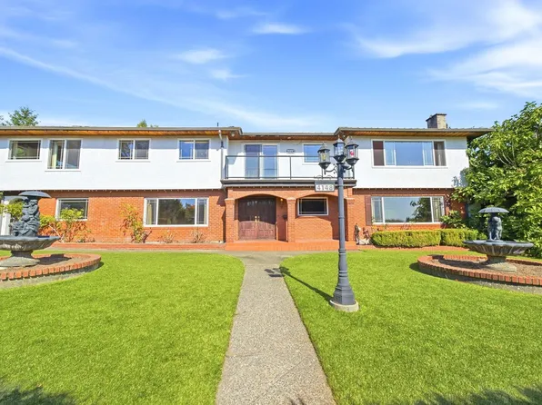 4148 Fairway Pl, North Vancouver, BC V7G 1Y9