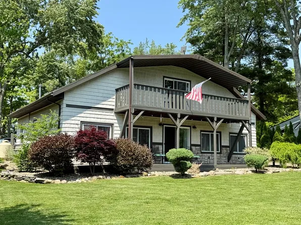 33 Beach Dr, Crestline, OH 44827