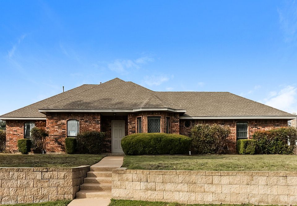 1st image of 849 Woodridge Cir