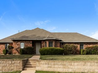 849 Woodridge Cir, Desoto, TX