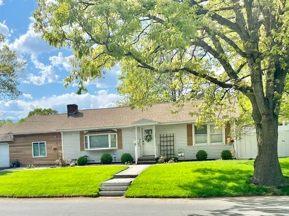 95 Everett St, Lawrence, MA 01843