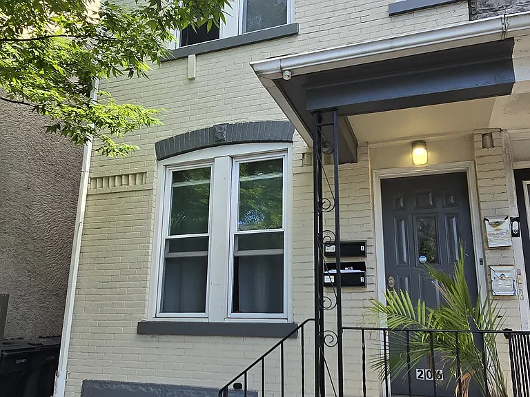 206 E Broad St #2 — Photo 1