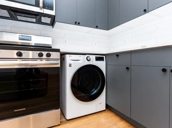 422 1/2 Gates Avenue image 6 of 22