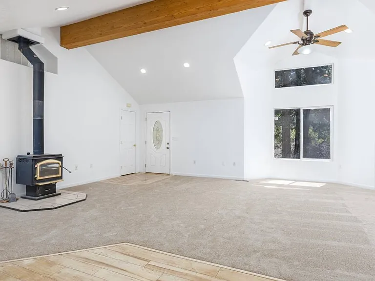6885 Kings Row Dr — Photo 4