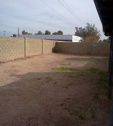 Backyard w/covered Patio
