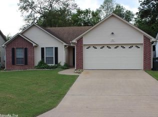 26 Redleaf Cir, Little Rock, AR 72210