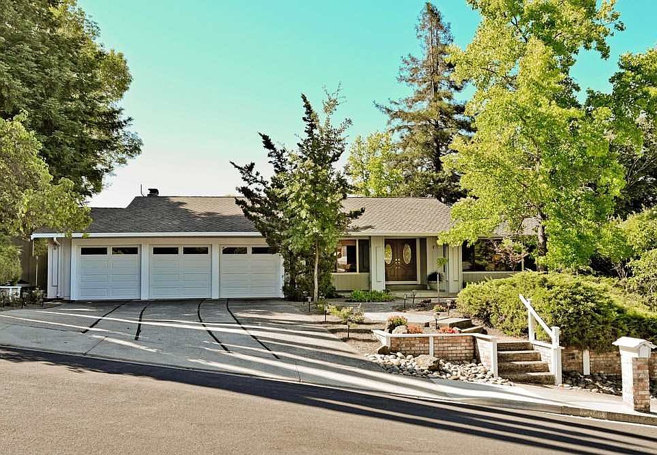 1st image of 130 Mountain Canyon Pl