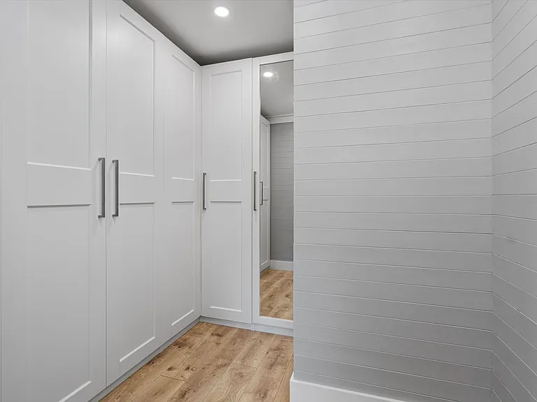 1203 Thackeray Ln — Photo 25