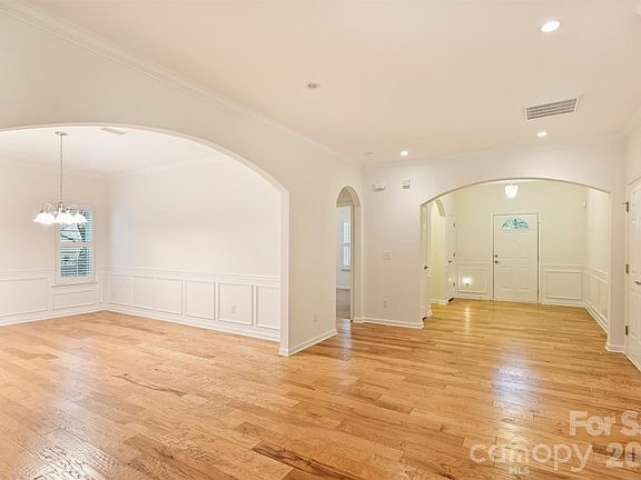 4th image of 3530 Carmel Rd