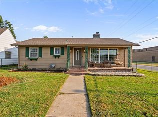 1323 W 3rd St, Coffeyville, KS 67337