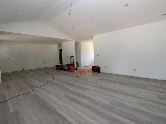 3rd image of 109 Bonnie Lane