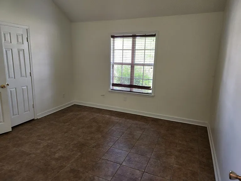 2589 Harris Dr — Photo 8