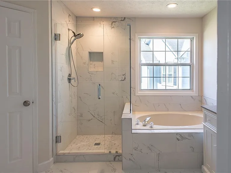 3359 Shallowford Green Dr — Photo 12