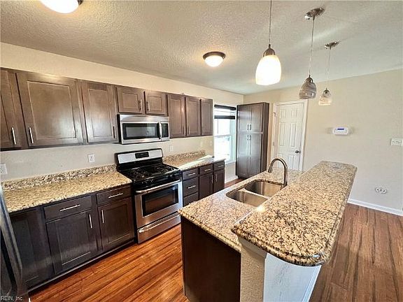 5th image of 732 Miss Coral Ln