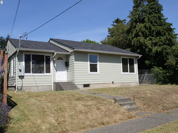 1860 Madrona St, North Bend, OR 97459