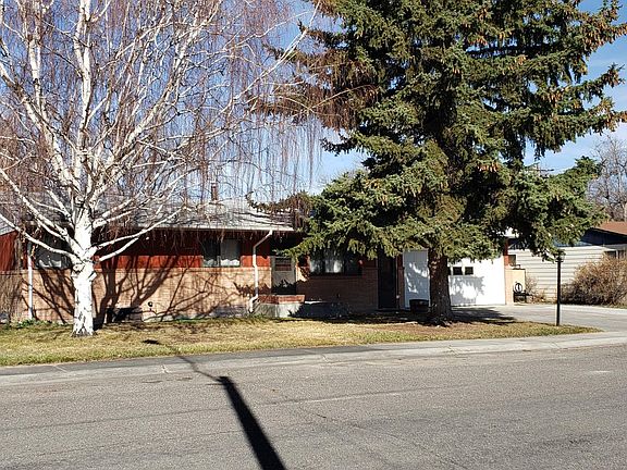 2nd image of 930 Big Horn Dr