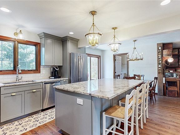 4th image of 125 Southwyck Dr