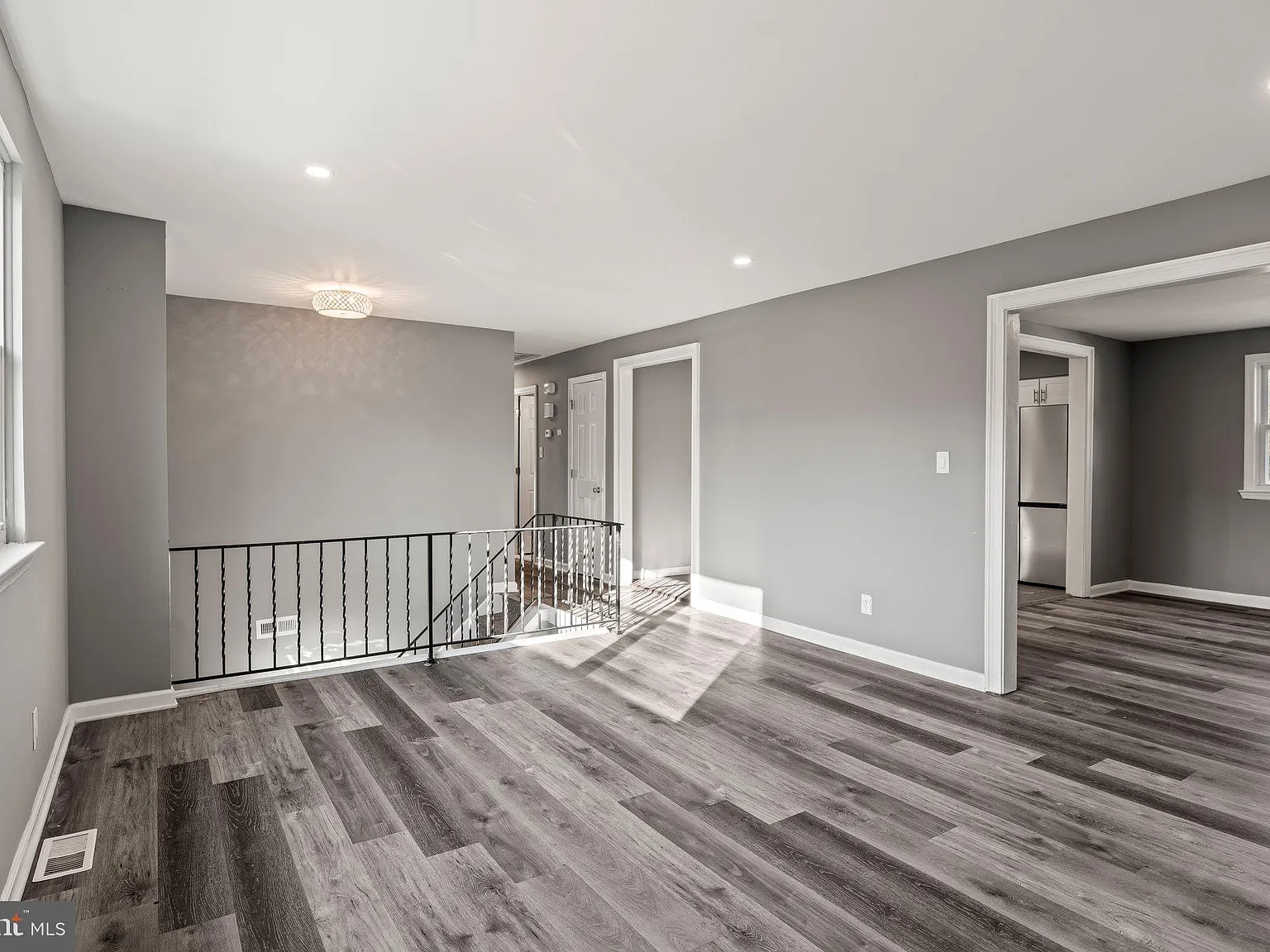 4 bed, 2310 sqft, $3,499 — Photo 3