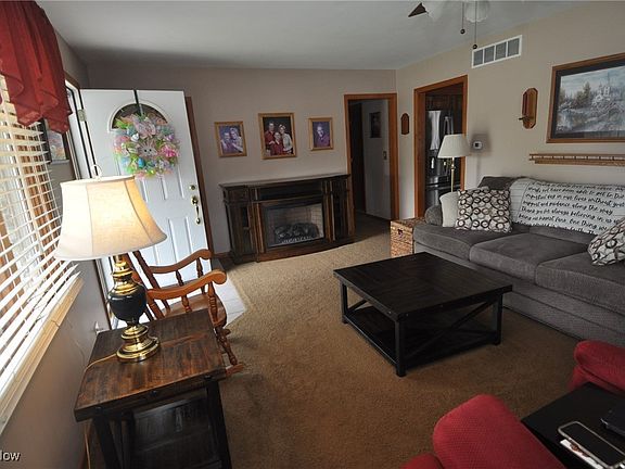 3rd image of 1120 Griffiths Dr
