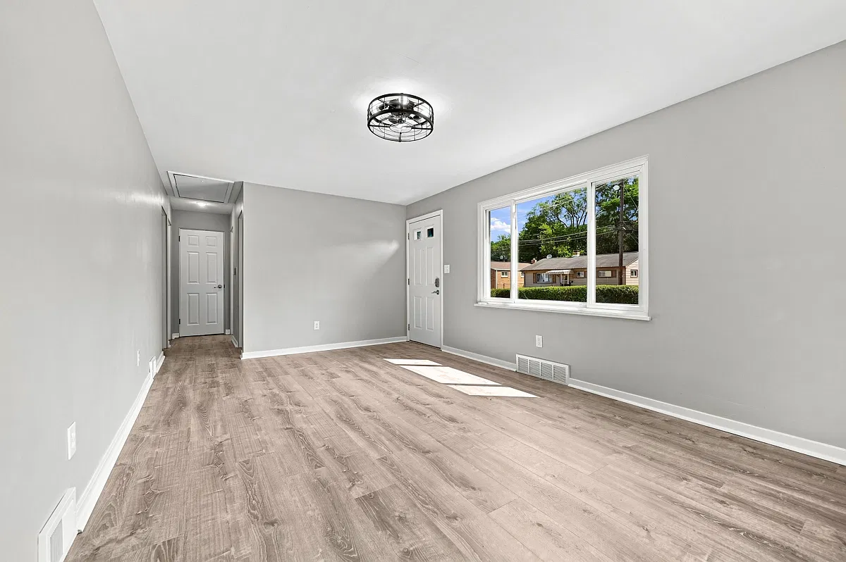 3 bed, 864 sqft, $1,750 — Photo 4