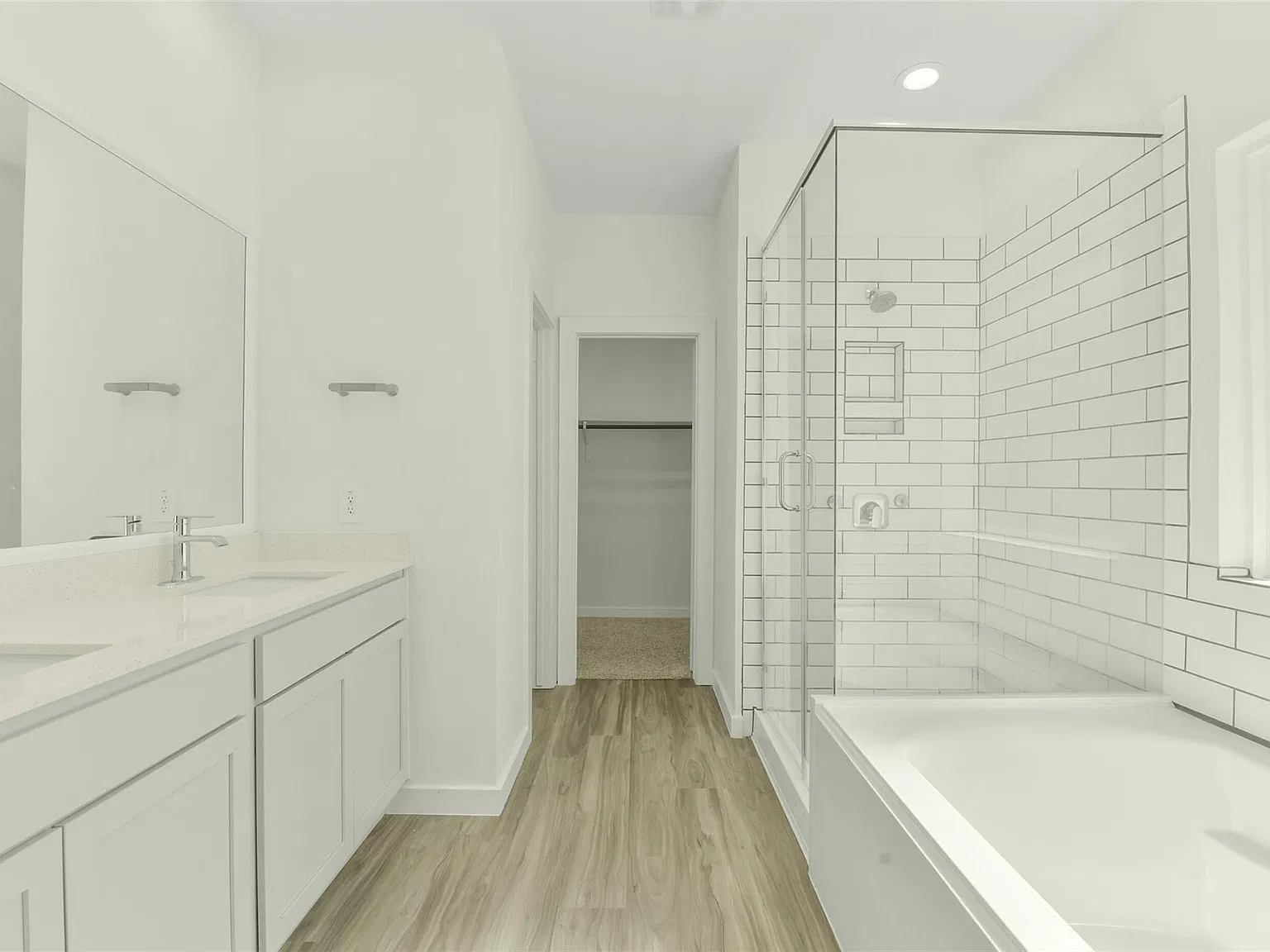 3 bed, 2.0 bath, 1632 sqft, $2,200 — Photo 4