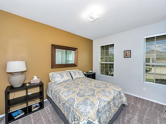 5th image of 5525 Sea Cove Ln