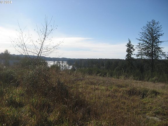 5th image of 83615 Clear Lake Rd #1