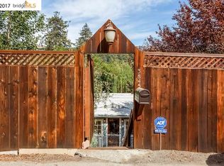 3845 Delmont Ave, Oakland, CA