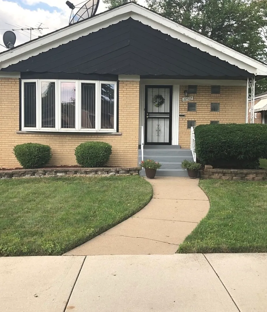 12512 S Yale Ave photo 1