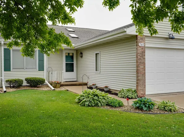 741 Kensington Sq, Stoughton, WI 53589