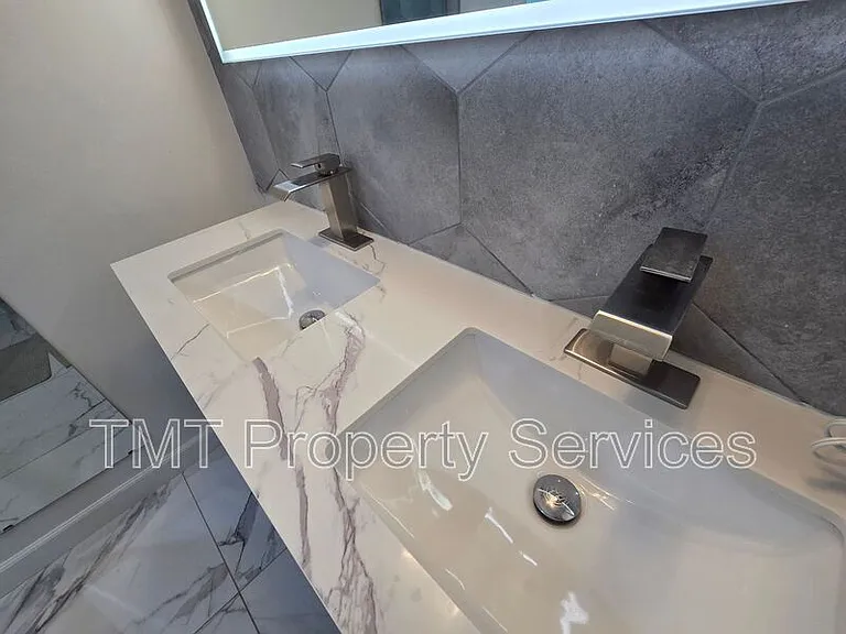 9 W Robinhood Dr — Photo 68