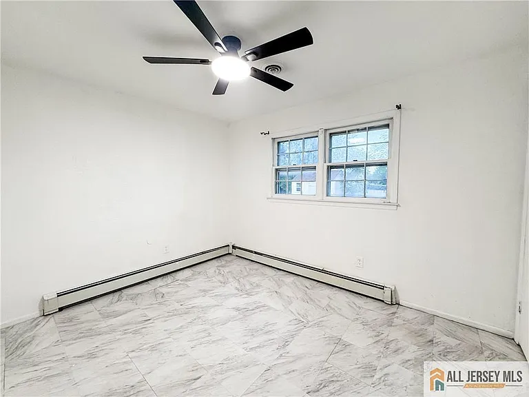 742 Grove Ave — Photo 23