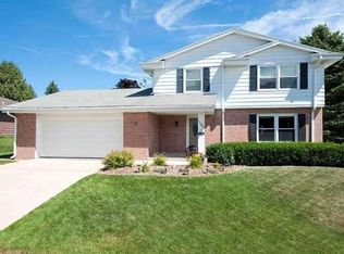 1462 Willow Dr, Port Washington, WI 53074