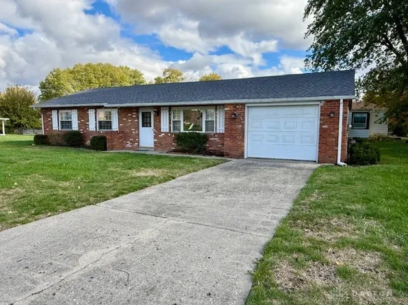 1235 Marwood Dr, Piqua, OH 45356