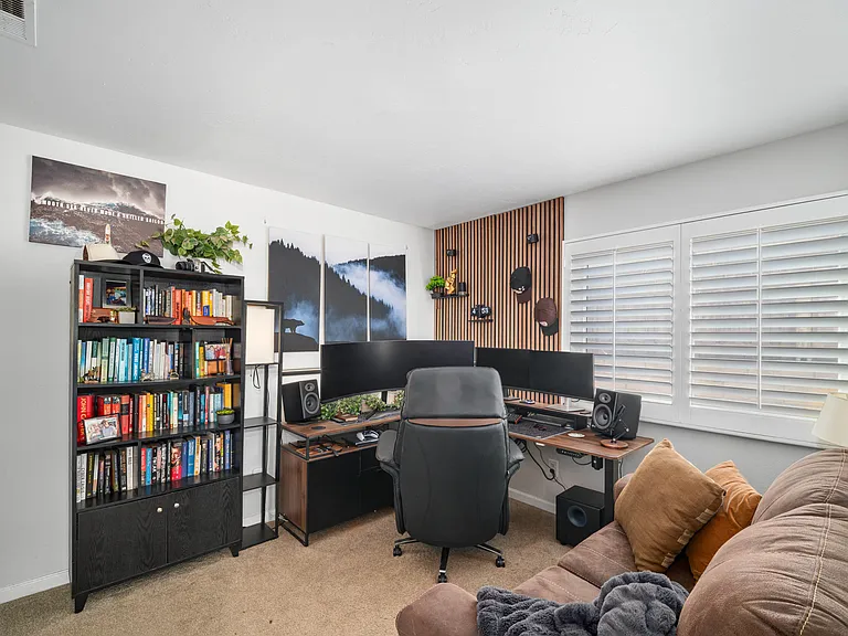 1015 Sparrow Ct — Photo 5