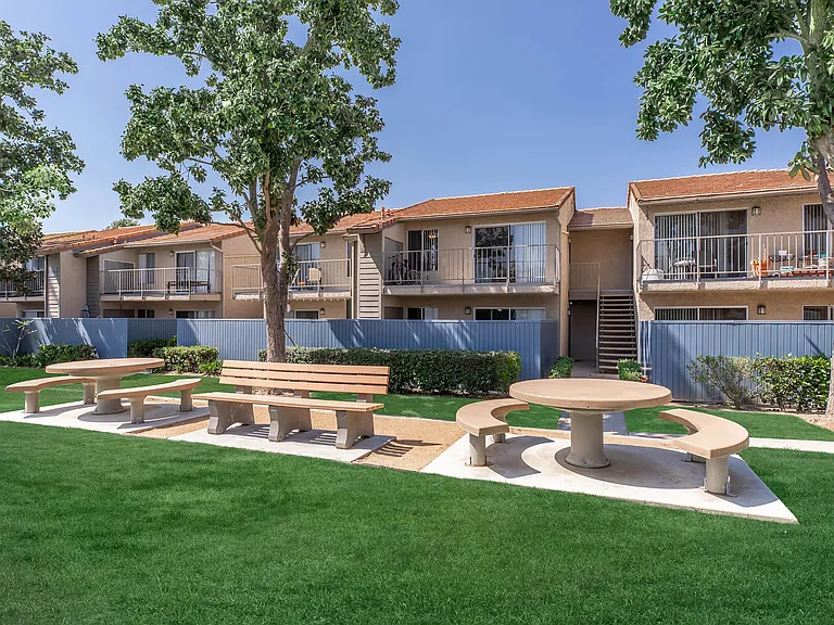 Sierra Vista — Photo 15
