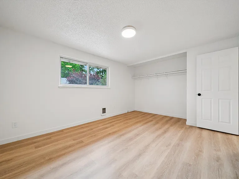 3924 SE 168th Ave — Photo 25