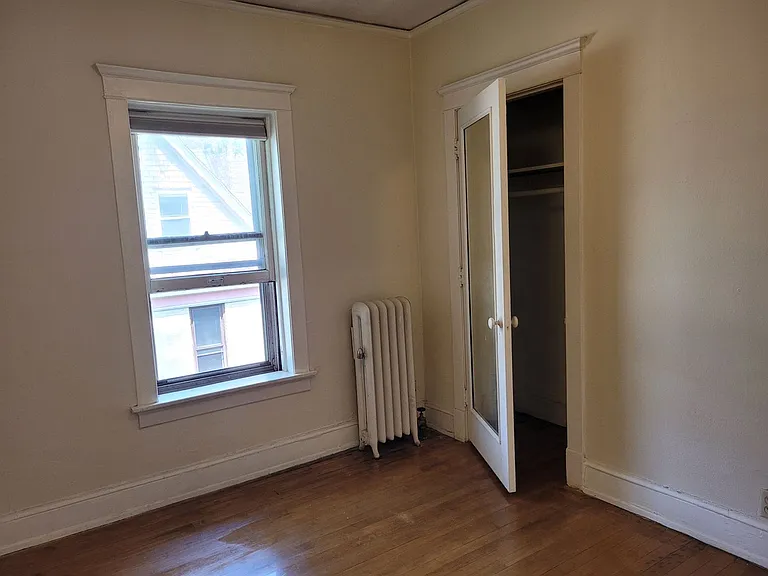Cass Street Apartments — Photo 37
