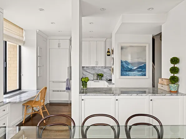 400 East 70th Street image 5 of 21