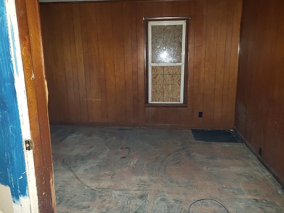 5th image of 1542 W 3rd St